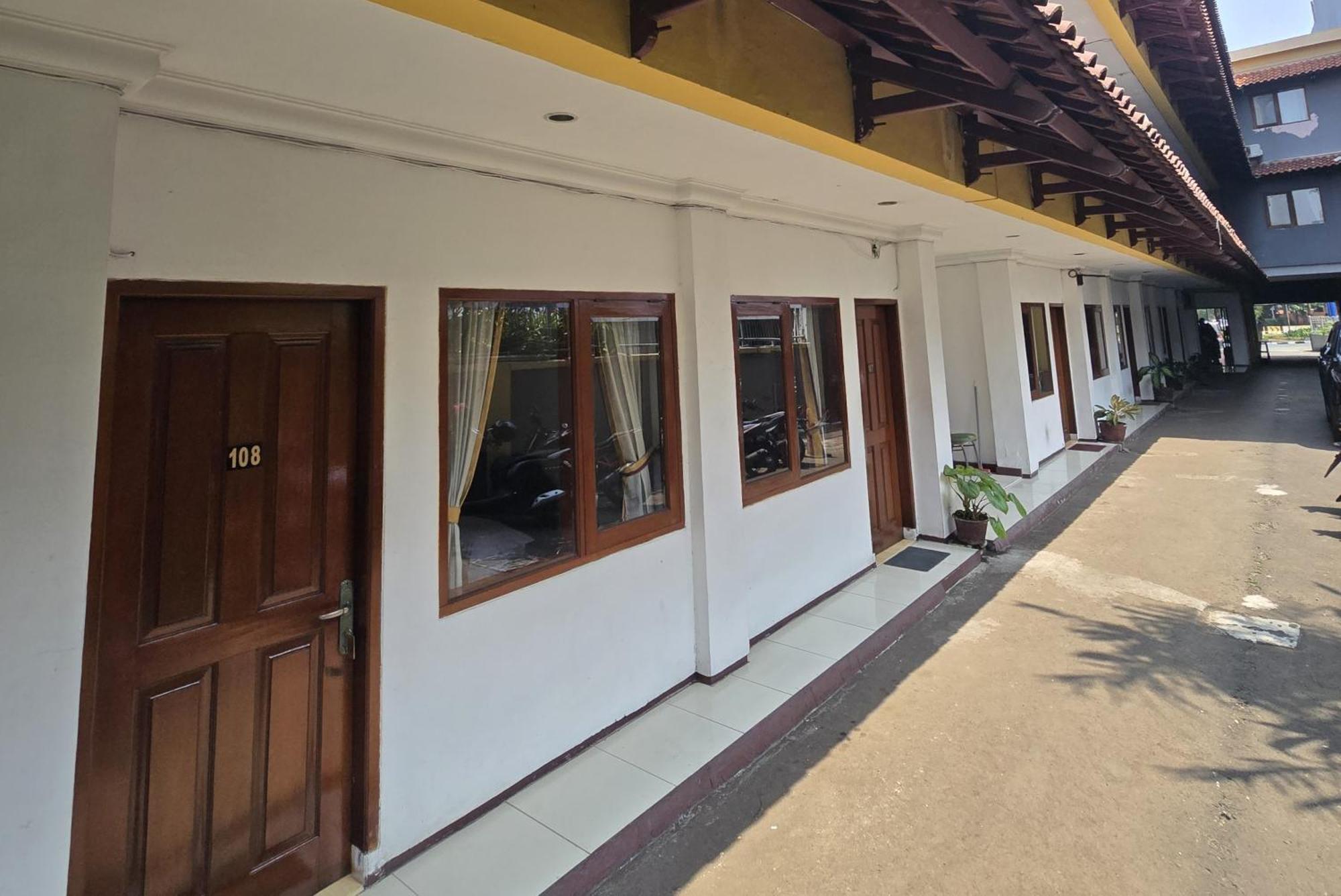 Hotel Maxim Kwitang Jakarta Exterior photo