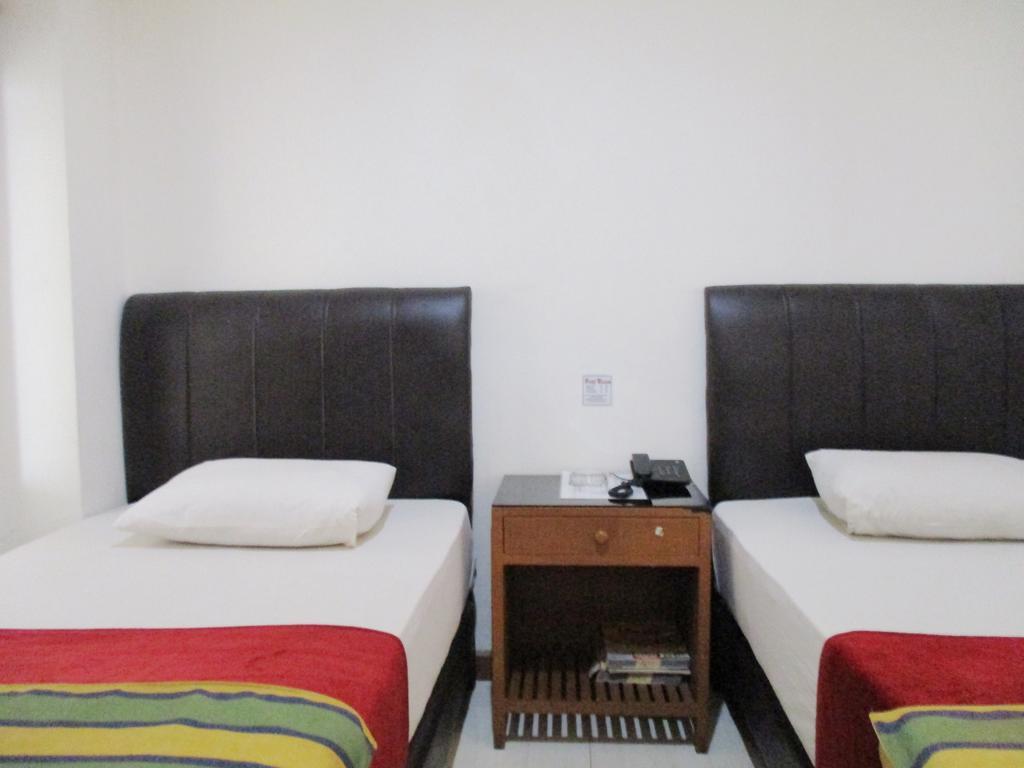 Hotel Maxim Kwitang Jakarta Exterior photo